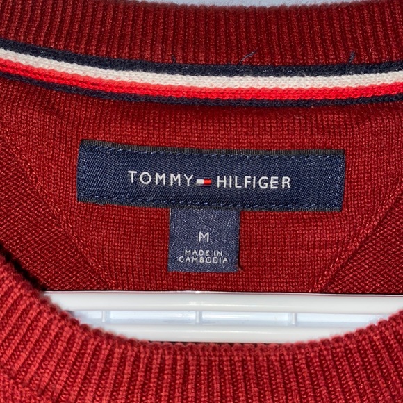 Maroon Tommy Hilfiger crewneck - Picture 2 of 3